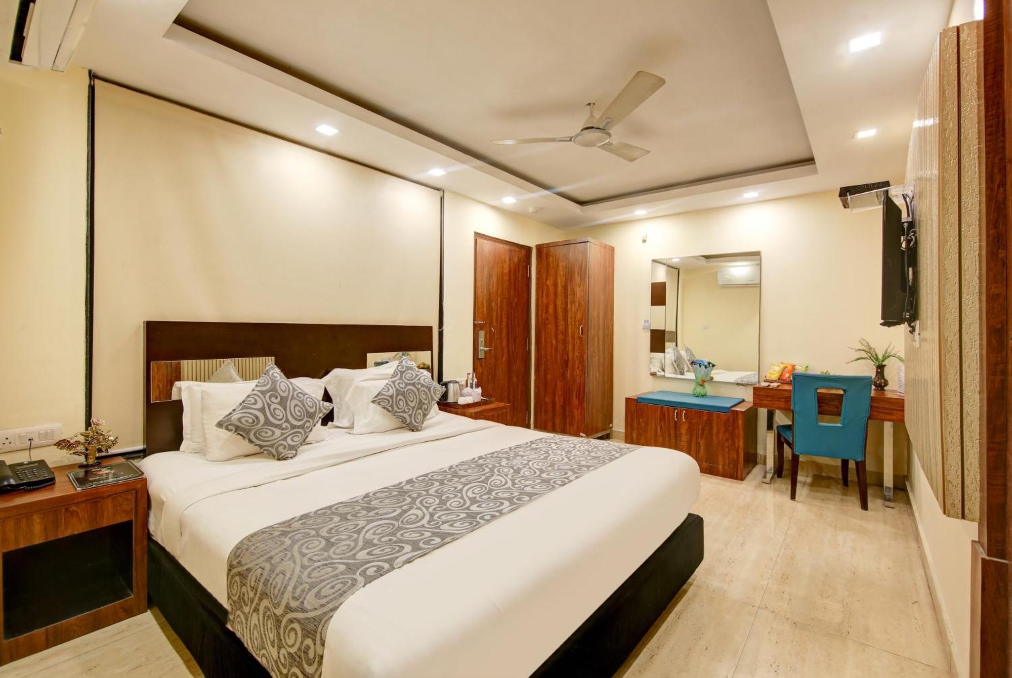 Hotel Neu Villa - Near Connaught Place & New Delhi Railway Station Екстер'єр фото